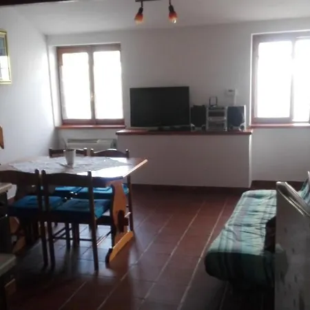 Apartment Grazioso Mansardato Saint-Pierre